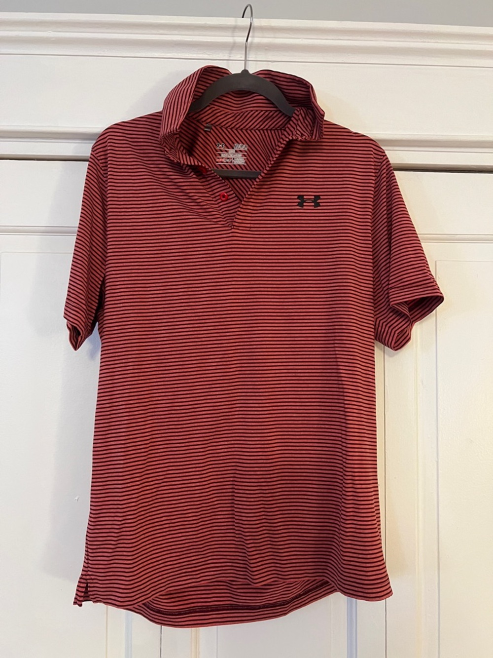 Under Armour hear Gear Red and Black Striped Men’s Polo